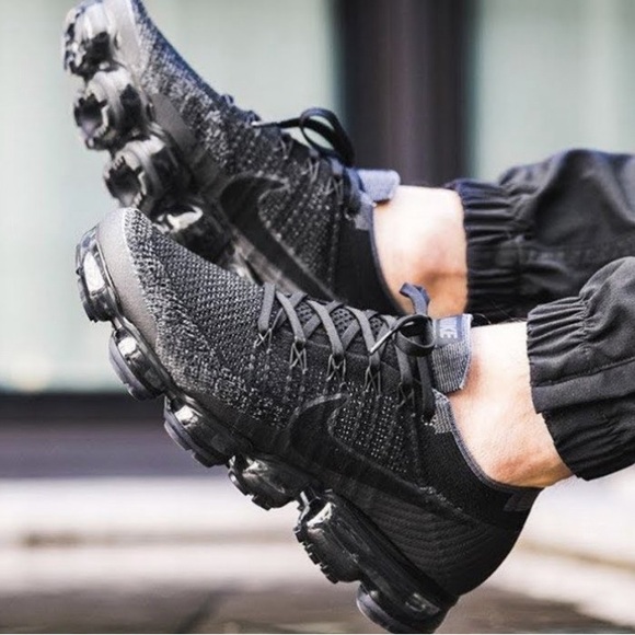 Women’s Size 9 Nike Vapormax Flyknit 2 - Picture 1 of 2